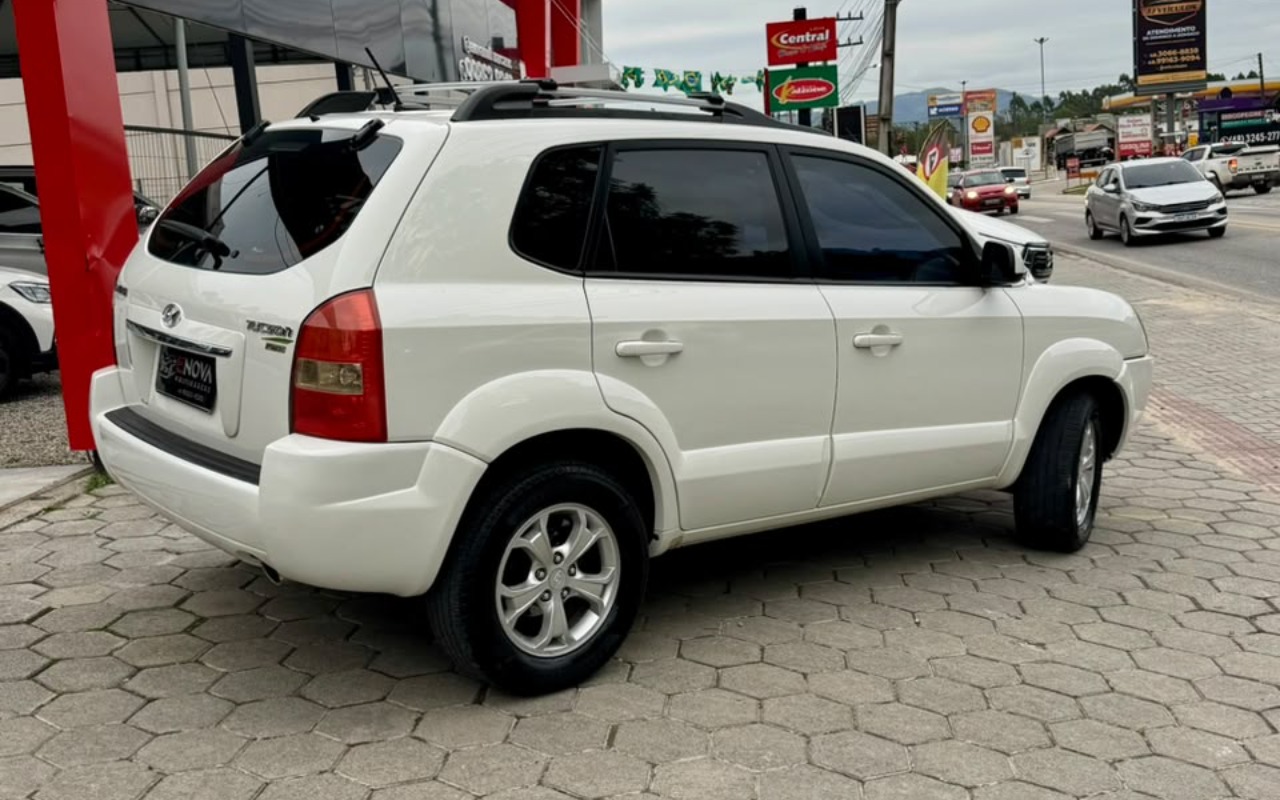 imagem-https://www.socarrao.com.br/sc-vehicle-images-prod/4289293/1791286804920-SU1HLTIwMjYxMDA2LVdBMDA0Ni5qcGc.jpg