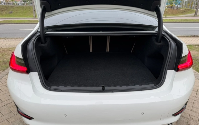 imagem-https://www.socarrao.com.br/sc-vehicle-images-prod/4289295/1791286916217-ZDhmMGE0MjYtNDA5NS00MTJhLTliZDYtZGMyMzYyZjNlYmIzLmpwZWc.jpeg