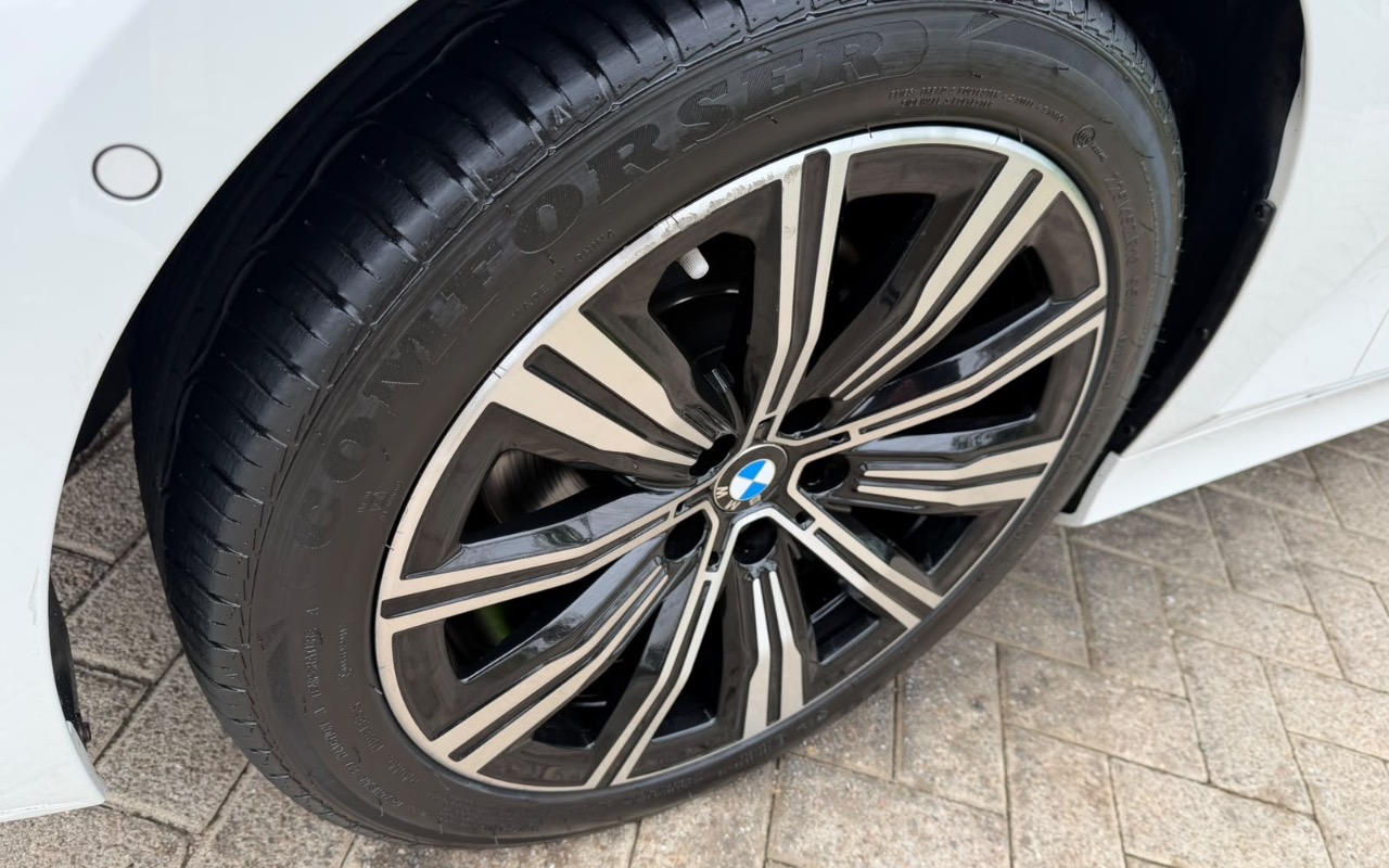 imagem-https://www.socarrao.com.br/sc-vehicle-images-prod/4289295/1791286916341-MDhiZWE2ODUtZWEyOS00NGNiLTg4MGMtNGRhNjg3MWI2OTE2LmpwZWc.jpeg
