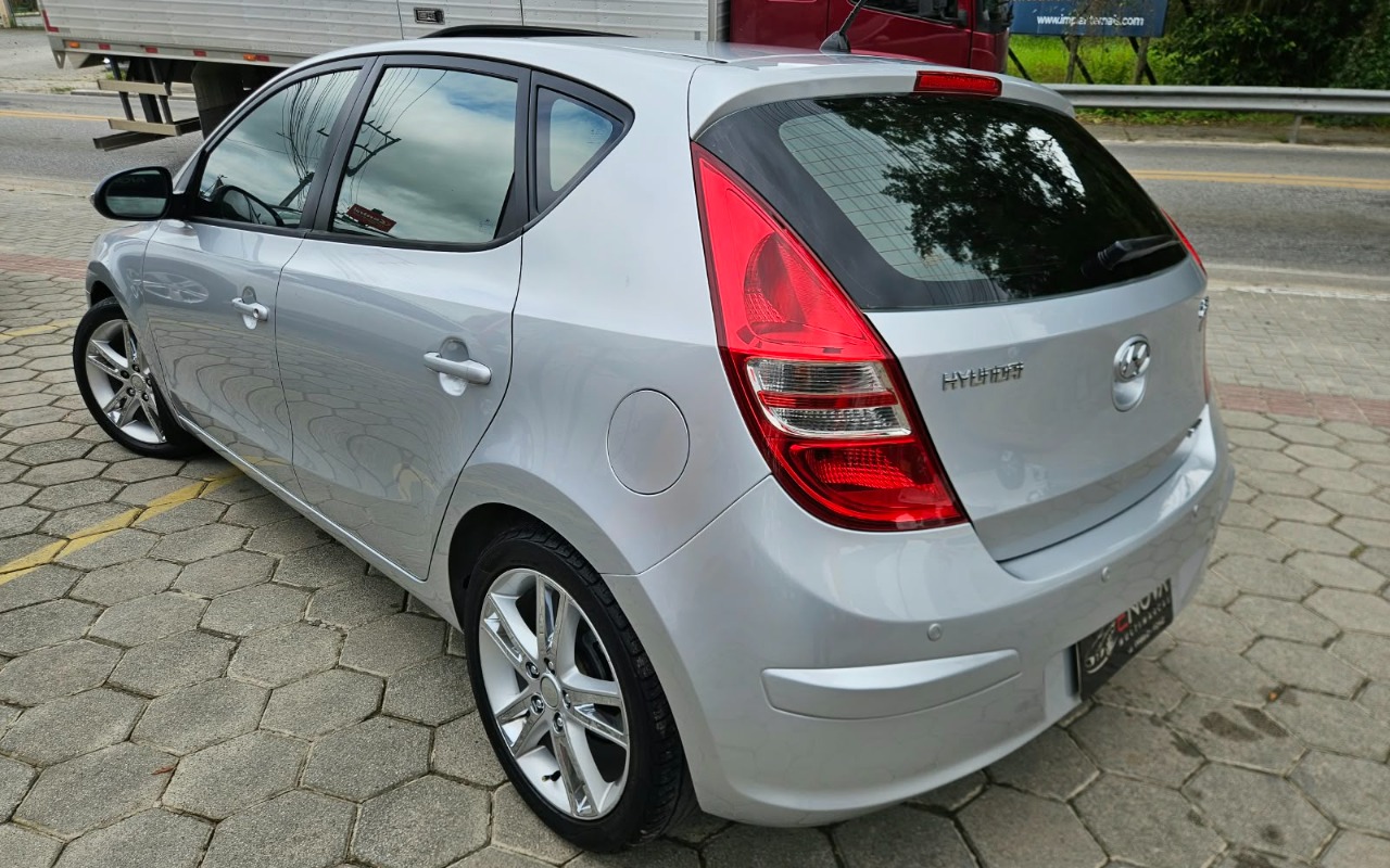 imagem-https://www.socarrao.com.br/sc-vehicle-images-prod/4289298/1791287024178-SU1HLTIwMjYxMDA2LVdBMDA2MC5qcGc.jpg