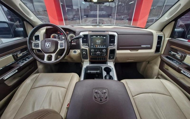 imagem-https://www.socarrao.com.br/sc-vehicle-images-prod/4289316/1791466903164-8483660_10_B_771df24fe3.jpeg