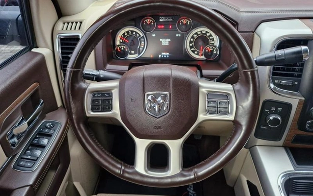 imagem-https://www.socarrao.com.br/sc-vehicle-images-prod/4289316/1791466903166-8483660_11_B_4f1dddb8c8.jpeg