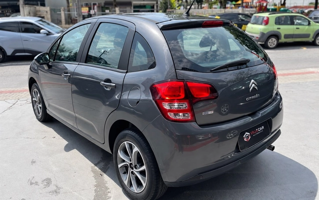 imagem-https://www.socarrao.com.br/sc-vehicle-images-prod/4289365/1791289402454-e117d3a087d44a63a5b92c84eac9f8fd_1791289010927.jpg