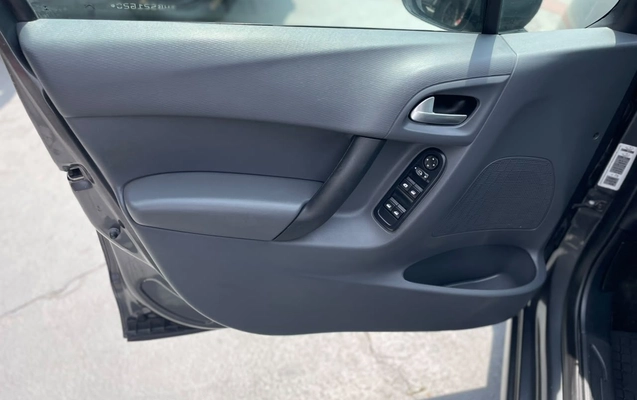 imagem-https://www.socarrao.com.br/sc-vehicle-images-prod/4289365/1791289402460-03ea2c1ca83d4f049ef71a15c94270a9_1791289010959.jpg