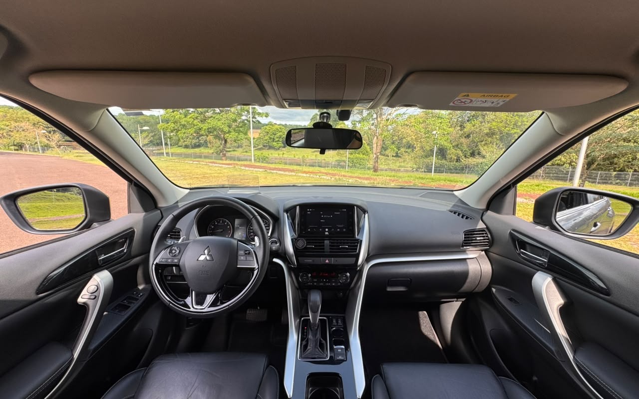 imagem-https://www.socarrao.com.br/sc-vehicle-images-prod/4289366/1791289455810-V2hhdHNBcHAgSW1hZ2UgMjAyNi0xMC0wMSBhdCAxMi4yOS4zNi5qcGVn.jpeg
