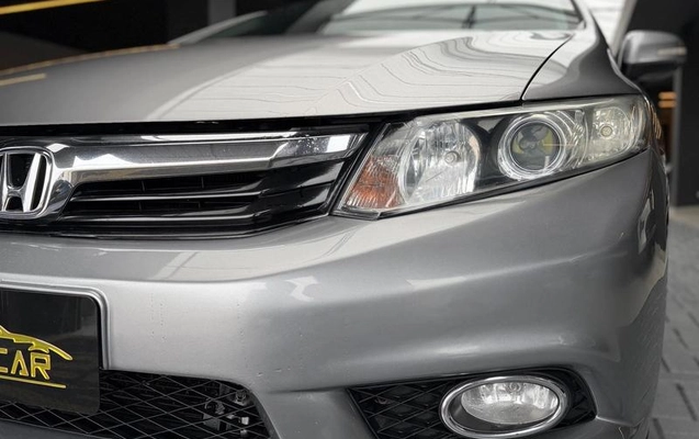 imagem-https://www.socarrao.com.br/sc-vehicle-images-prod/4289443/1791291993806-8535330_17_B_11d71d8001.jpeg