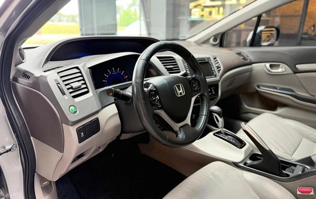 imagem-https://www.socarrao.com.br/sc-vehicle-images-prod/4289443/1791291993811-8535330_12_B_beb19ec816.jpeg