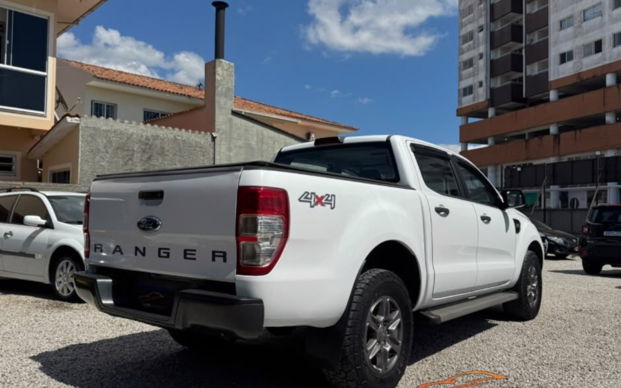 imagem-https://www.socarrao.com.br/sc-vehicle-images-prod/4289445/1791292020707-NC5qcGVn.jpeg