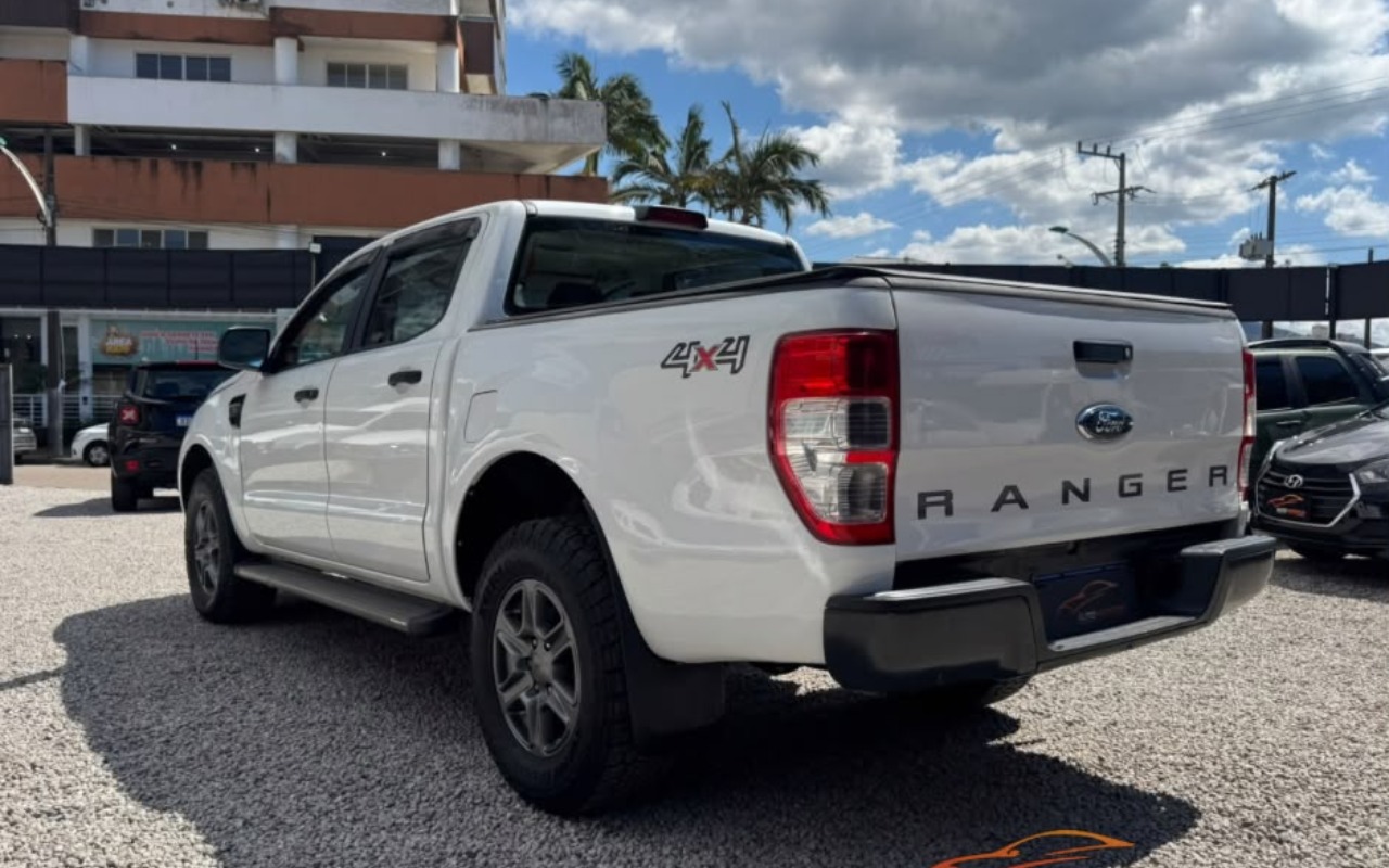 imagem-https://www.socarrao.com.br/sc-vehicle-images-prod/4289445/1791292020952-Ni5qcGVn.jpeg