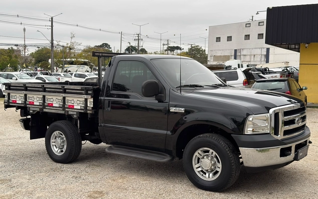 imagem-https://www.socarrao.com.br/sc-vehicle-images-prod/4289468/1791292626208-772d28f3-bf4d-4451-97bf-bbeb4dec4370.jpg