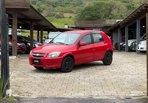 Chevrolet Celta 2014 Vermelho — foto 1 de 3