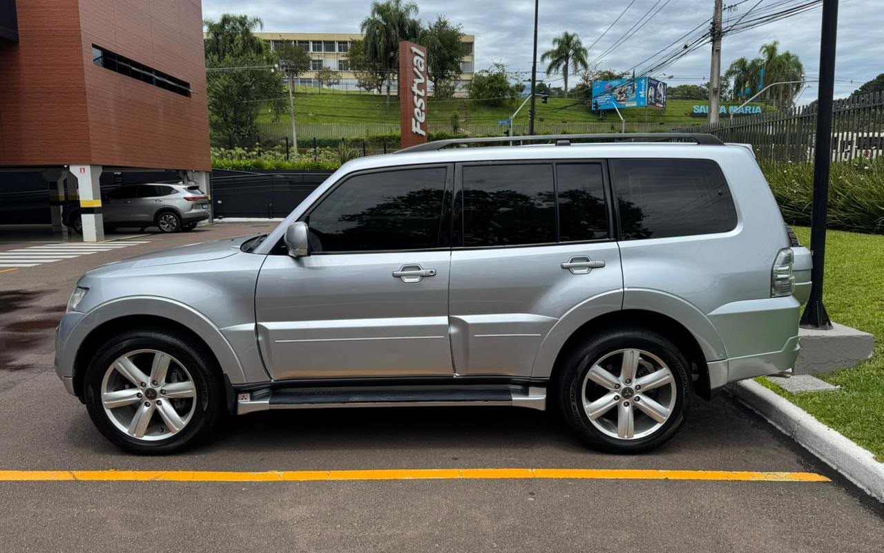 imagem-https://www.socarrao.com.br/sc-vehicle-images-prod/4289549/1791294807118-NGQ0NDMxNDAtMWEyOS00ZTc1LWFkMGItM2ExYTk3ZWUyOTI4LmpwZw.jpg