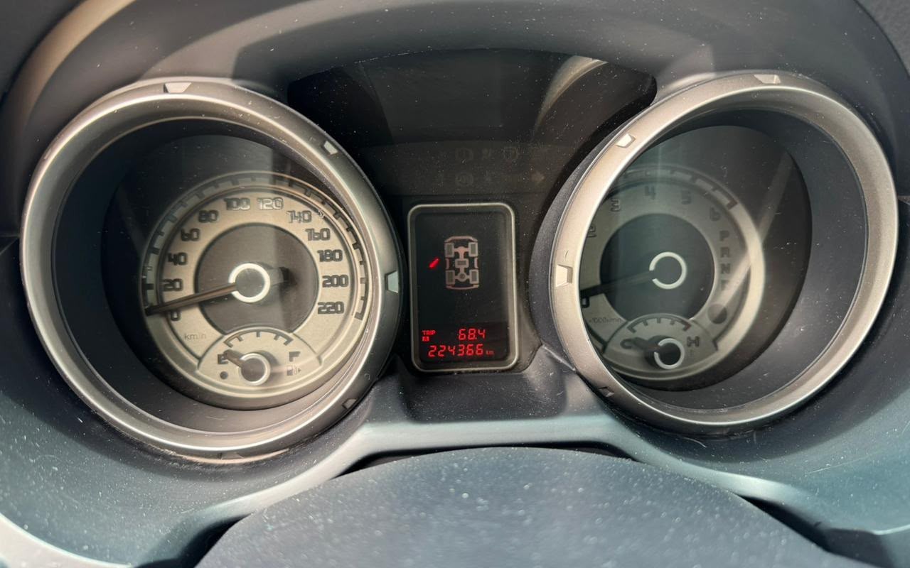 imagem-https://www.socarrao.com.br/sc-vehicle-images-prod/4289549/1791294807864-ZmY3NTE5YTktOTBmZi00OTk3LTkxNTctYzU1NzgxMmQ0MjExLmpwZw.jpg