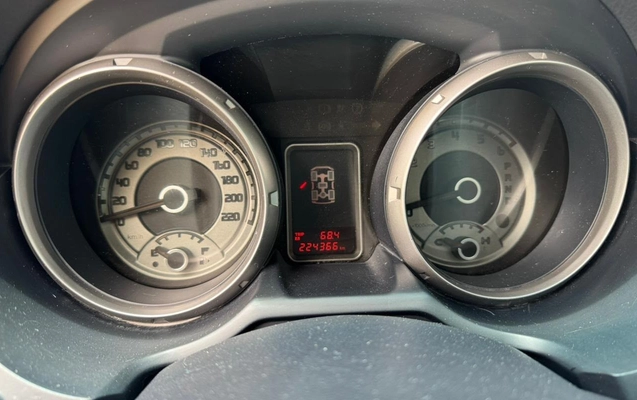 imagem-https://www.socarrao.com.br/sc-vehicle-images-prod/4289549/1791294807864-ZmY3NTE5YTktOTBmZi00OTk3LTkxNTctYzU1NzgxMmQ0MjExLmpwZw.jpg