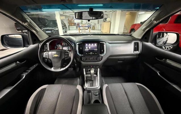 imagem-https://www.socarrao.com.br/sc-vehicle-images-prod/4289592/1791296048040-8453909_15_B_576b2ca86e.jpeg