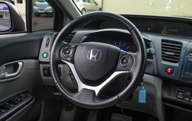 imagem-https://www.socarrao.com.br/sc-vehicle-images-prod/4289622/1791395088279-8436504_7_B_28974cbcb5.jpeg