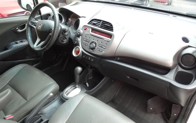 imagem-https://www.socarrao.com.br/sc-vehicle-images-prod/4289642/1791395978989-8525631_16_B_cae672c0b8.jpeg