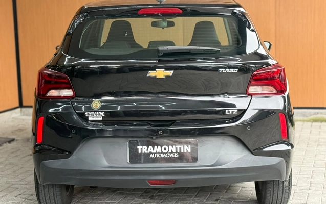 imagem-https://www.socarrao.com.br/sc-vehicle-images-prod/4289652/1791297824514-003_3ce9b9c04a74e122a2fa8d71c96ed064.jpg