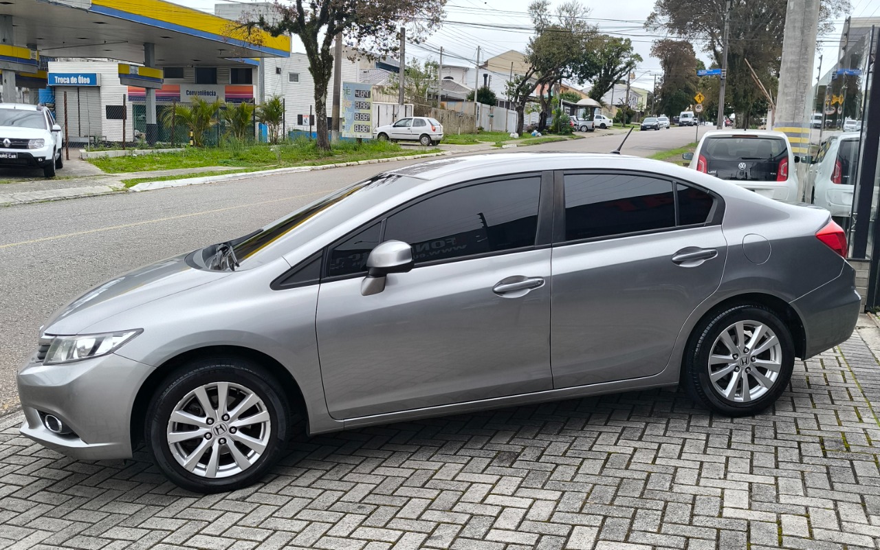 imagem-https://www.socarrao.com.br/sc-vehicle-images-prod/4289696/1791298788907-Q0lWSUMgTFhTIDIwMTMgMDYuanBn.jpg