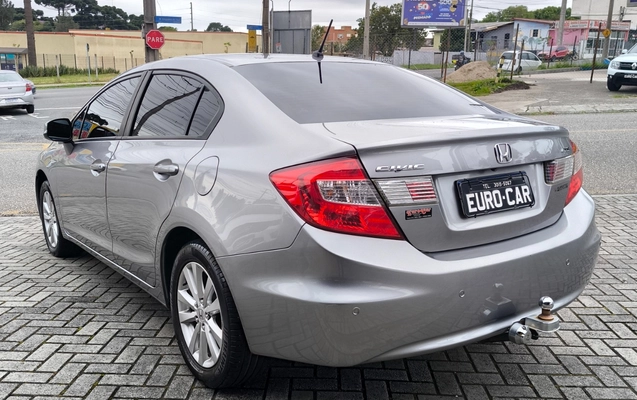 imagem-https://www.socarrao.com.br/sc-vehicle-images-prod/4289696/1791298789103-Q0lWSUMgTFhTIDIwMTMgMDkuanBn.jpg