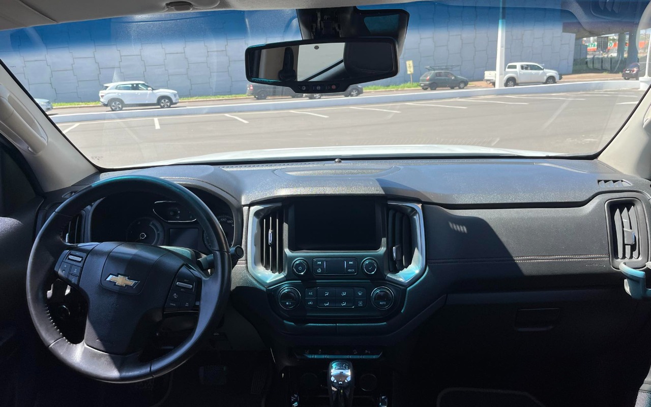 imagem-https://www.socarrao.com.br/sc-vehicle-images-prod/4289701/1791298967748-OTcwY2FmNGItYTViZC00ZmFmLWE0YTEtNDg1MmM0OWNlMzkwLmpwZw.jpg