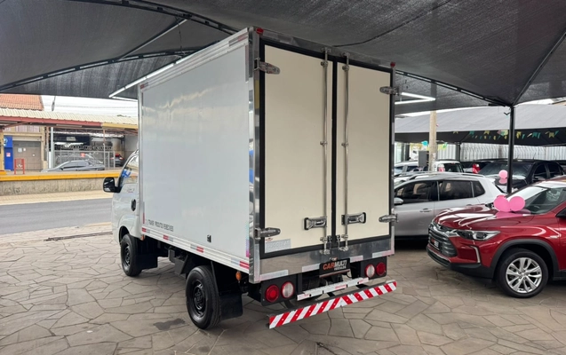 imagem-https://www.socarrao.com.br/sc-vehicle-images-prod/4289704/1791299019779-V2hhdHNBcHAgSW1hZ2UgMjAyNi0xMC0wNiBhdCAxMS4yNS40MyAoMSkuanBlZw.jpeg