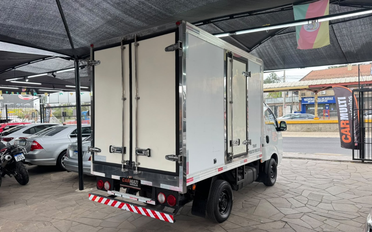 imagem-https://www.socarrao.com.br/sc-vehicle-images-prod/4289704/1791299020361-V2hhdHNBcHAgSW1hZ2UgMjAyNi0xMC0wNiBhdCAxMS4yNS40NCAoMSkuanBlZw.jpeg