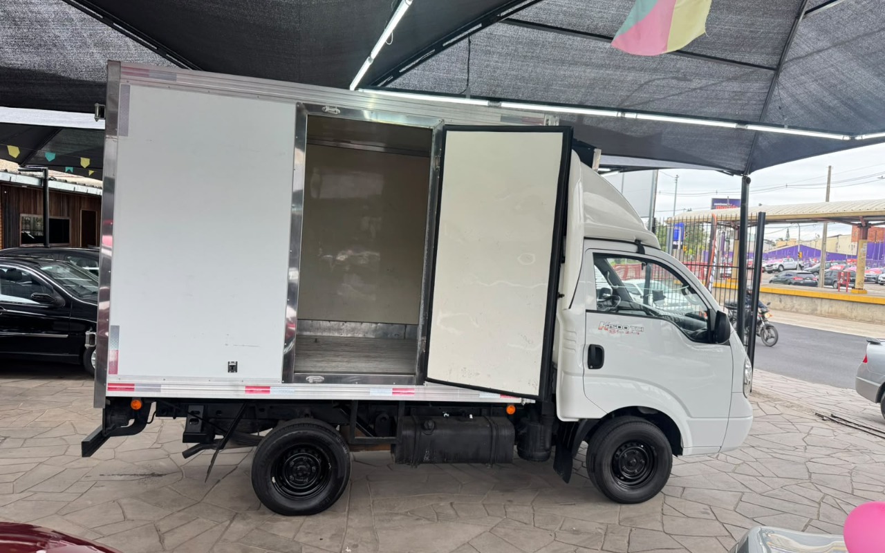 imagem-https://www.socarrao.com.br/sc-vehicle-images-prod/4289704/1791299020550-V2hhdHNBcHAgSW1hZ2UgMjAyNi0xMC0wNiBhdCAxMS4yNS40NSAoNCkuanBlZw.jpeg