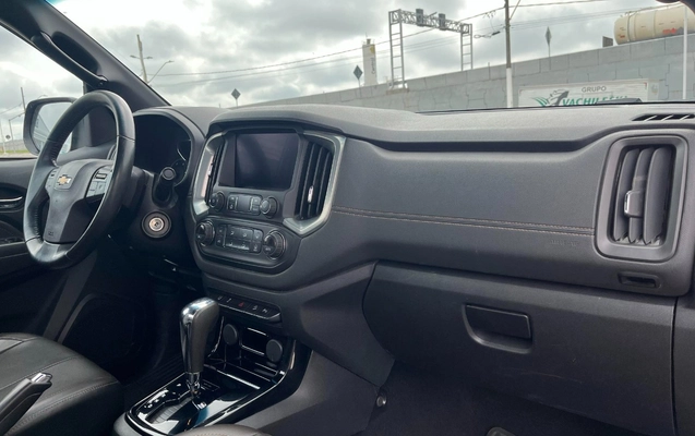 imagem-https://www.socarrao.com.br/sc-vehicle-images-prod/4289716/1791299380507-NWNiNmY4NjktNTE3OC00MjU3LTk4NjQtOGI0NGUxNDJjOWQ1LmpwZw.jpg