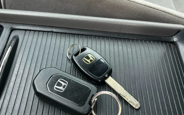 imagem-https://www.socarrao.com.br/sc-vehicle-images-prod/4289718/1791299568702-NDZjM2Y2NmUtYTQzZS00M2JkLTlhMGUtODE3NTVkMWEyZWUyLmpwZw.jpg