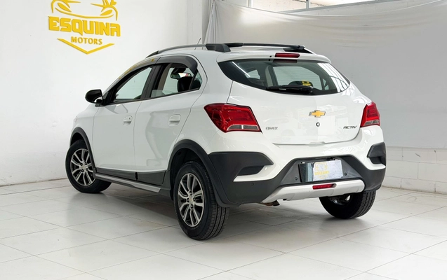 imagem-https://www.socarrao.com.br/sc-vehicle-images-prod/4289766/1791301315266-d9e294497eff4e38a961454e5b8e4e02_1791301286394.jpg