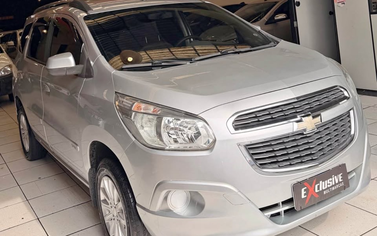 Chevrolet Spin 2015 Prata — foto 1 de 3