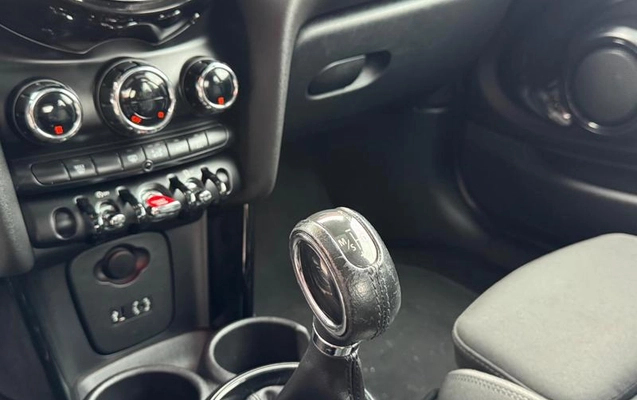imagem-https://www.socarrao.com.br/sc-vehicle-images-prod/4289779/1791302028199-8526315_2_B_7b57388bed.jpeg