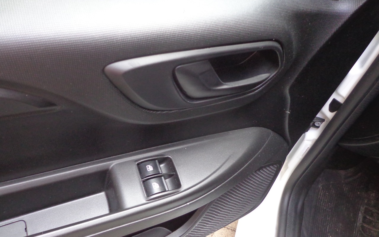 imagem-https://www.socarrao.com.br/sc-vehicle-images-prod/4289790/1791302675940-RFNDMDAzMDAuSlBH.JPG