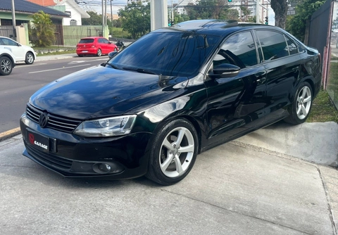 Volkswagen Jetta 2011 Preto — foto 1 de 3
