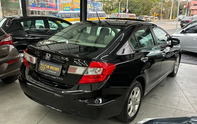 imagem-https://www.socarrao.com.br/sc-vehicle-images-prod/4289919/1791304039790-V2hhdHNBcHAgSW1hZ2UgMjAyNi0xMC0wNiBhdCAxMi41NC4zNCAoMikuanBlZw.jpeg