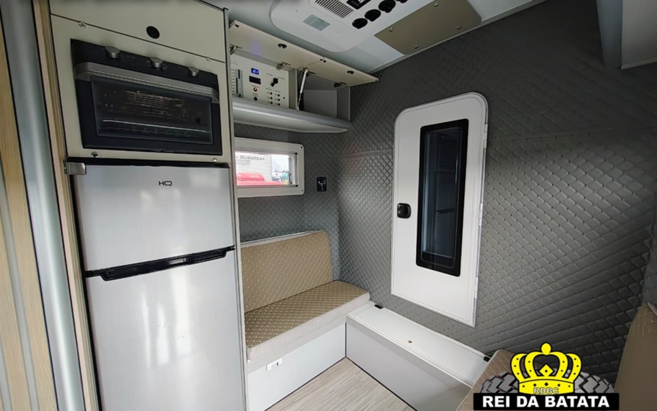 imagem-https://www.socarrao.com.br/sc-vehicle-images-prod/4289922/1791303925207-MTAtMS5qcGc.jpg