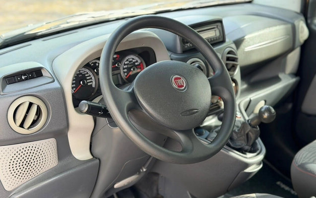 imagem-https://www.socarrao.com.br/sc-vehicle-images-prod/4289940/1791304975622-d3f03710-d5b1-47cf-94c8-2532b53f73c4.jpg