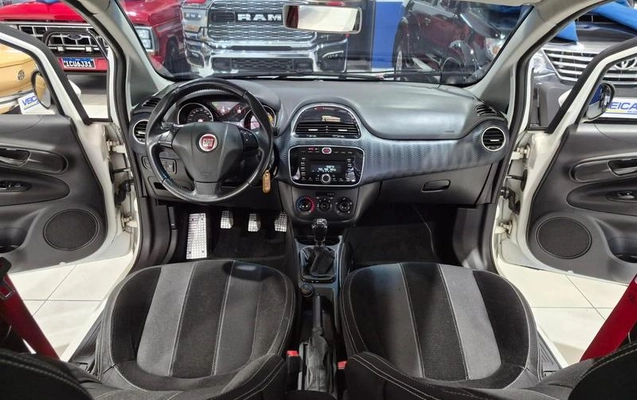 imagem-https://www.socarrao.com.br/sc-vehicle-images-prod/4290027/1791306418687-8533591_17_B_22ea6bddfe.jpeg