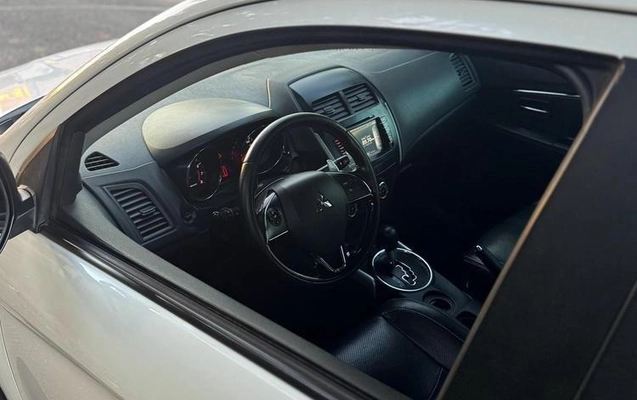 imagem-https://www.socarrao.com.br/sc-vehicle-images-prod/4290057/1791306595912-8542369_7_B_f18de17c4f.jpeg