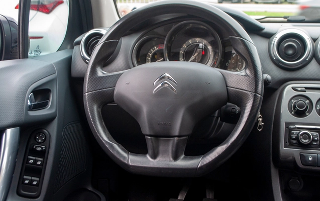 imagem-https://www.socarrao.com.br/sc-vehicle-images-prod/4290193/1791307605479-2d36056195c04dcca7b0fed130d4ca41_1791307098700.jpg