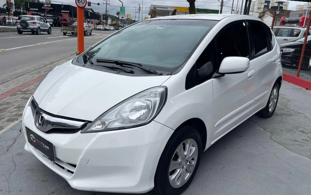 imagem-https://www.socarrao.com.br/sc-vehicle-images-prod/4290269/1791308083475-96924fce12d64e55b1bf0f9993f797b1_1756840544854.jpeg