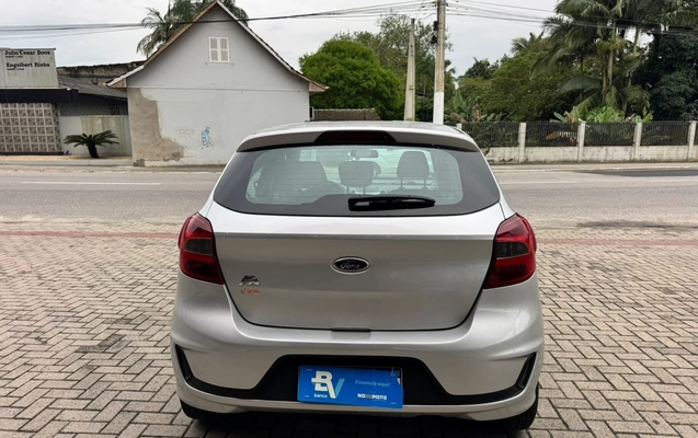 imagem-https://www.socarrao.com.br/sc-vehicle-images-prod/4290271/1791308088375-f65b9978-853c-466e-9018-a6bfec06b2dc.jpg