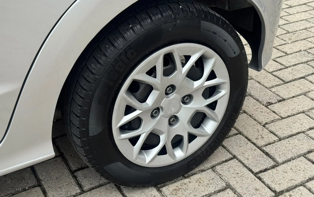 imagem-https://www.socarrao.com.br/sc-vehicle-images-prod/4290271/1791308088383-bff905fe-2acc-4f3c-887a-fd7b6c734206.jpg