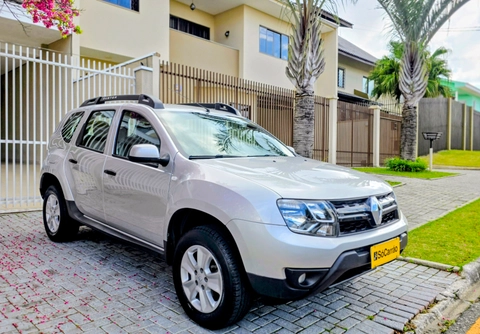 Renault Duster 2018 Prata — foto 1 de 3