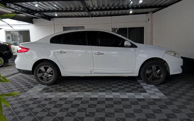 imagem-https://www.socarrao.com.br/sc-vehicle-images-prod/4290388/1791467360084-8548145_3_B_2a9796b28b.jpeg