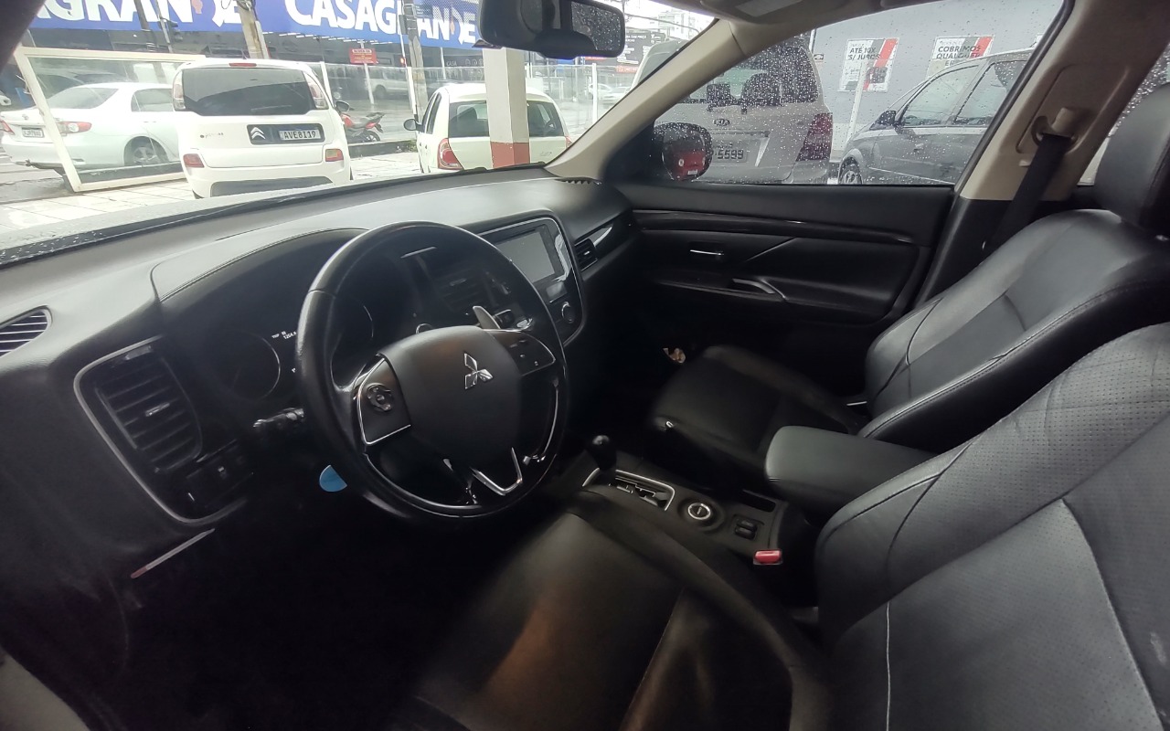 imagem-https://www.socarrao.com.br/sc-vehicle-images-prod/4290547/1791309995983-SU1HXzIwMjYxMDA2XzE1MDAxOTEzOF9IRFIuanBn.jpg