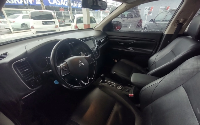 imagem-https://www.socarrao.com.br/sc-vehicle-images-prod/4290547/1791309995983-SU1HXzIwMjYxMDA2XzE1MDAxOTEzOF9IRFIuanBn.jpg
