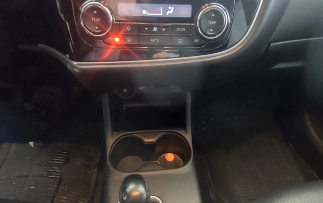 imagem-https://www.socarrao.com.br/sc-vehicle-images-prod/4290547/1791309996097-SU1HXzIwMjYxMDA2XzE1MDEzMTYyMl9IRFIuanBn.jpg