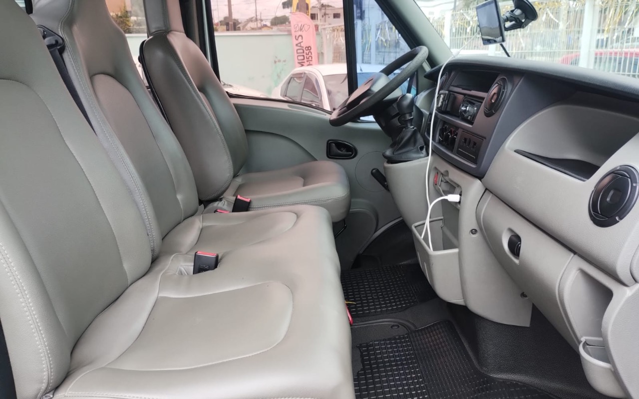 imagem-https://www.socarrao.com.br/sc-vehicle-images-prod/4290570/1791311348195-OGQyNTEwY2YtYjk1Mi00NmQxLTk5NzEtODMxYjUxOTcyODI5LmpwZWc.jpeg